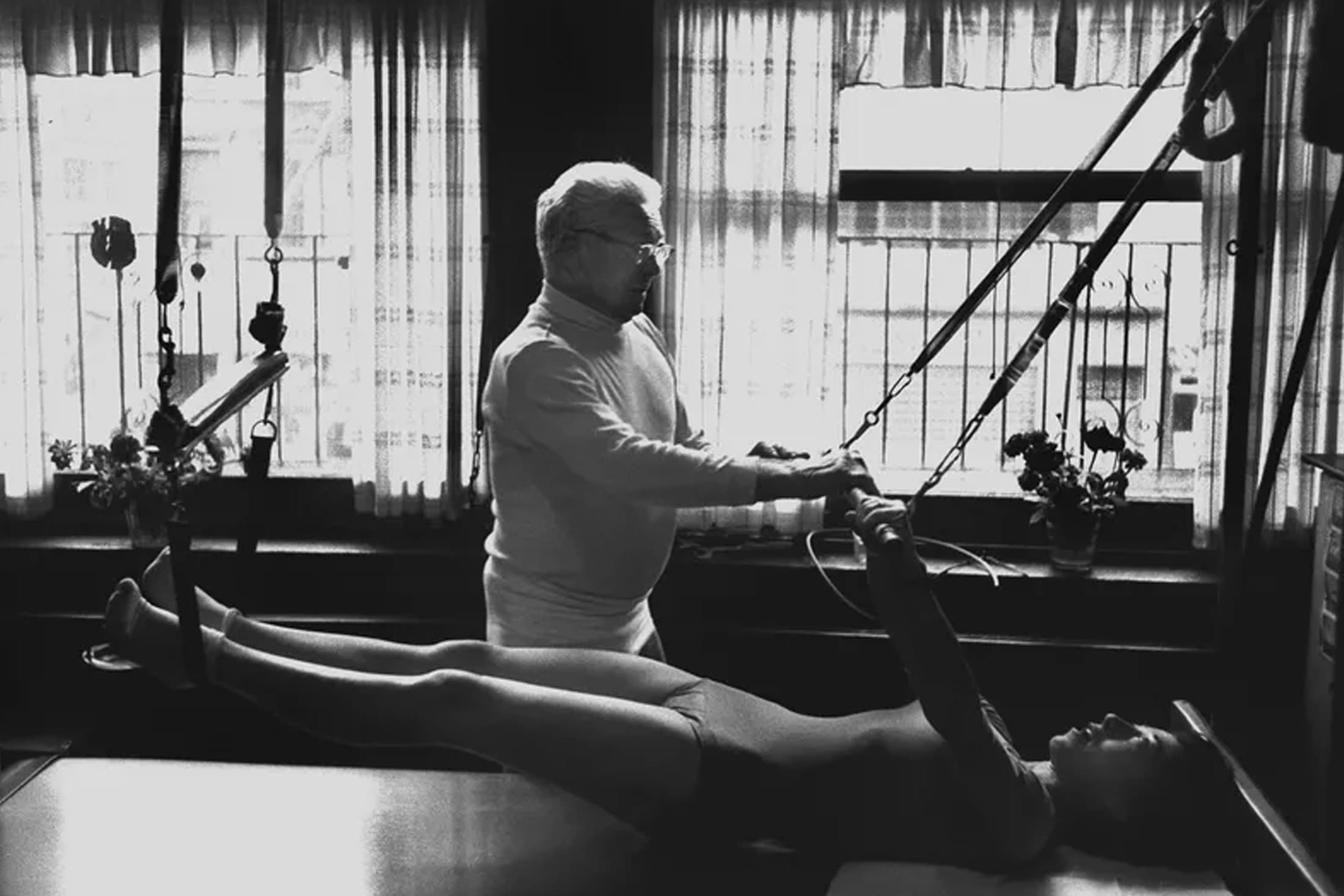 Esercizio su macchina Pilates